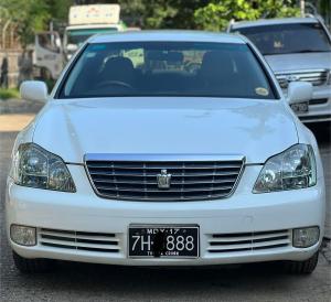 2004-toyota-crown-royal-saloon-used-car-online-car-sale-ad-yangon-myanmar