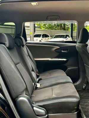 2009-toyota-wish-s-package-used-car-online-car-sale-ad-yangon-myanmar