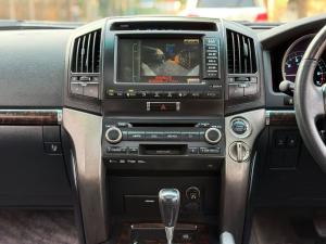 2010-toyota-land-cruiser-zx-used-car-online-car-sale-ad-yangon-myanmar