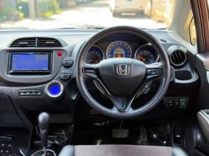 2011-honda-fit-shuttle-online-car-sale-ad-yangon-myanmar