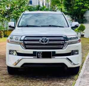 2017 Toyota Land Cruiser VX-R Used Car