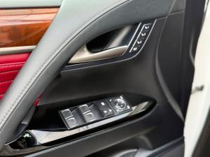 2021-lexus-lx-570-kuro-used-car-online-car-sale-ad-yangon-myanmar